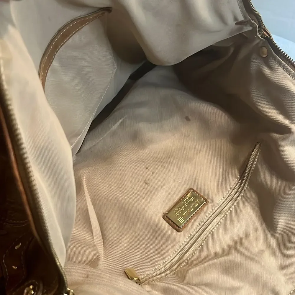 Destressed Leather Innue Bag